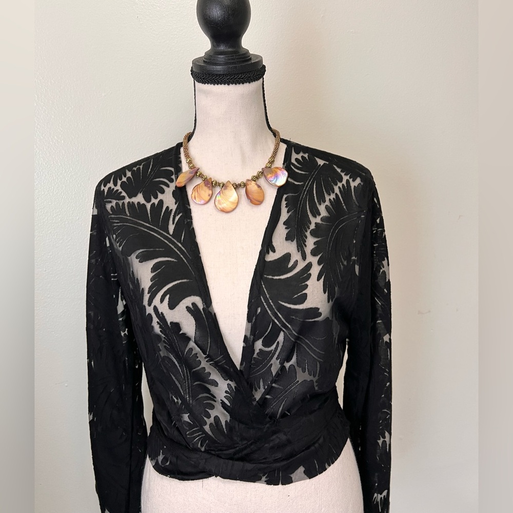 Vintage Style Teardrop Shell Pearl Statement Necklace - Picture 5 of 5